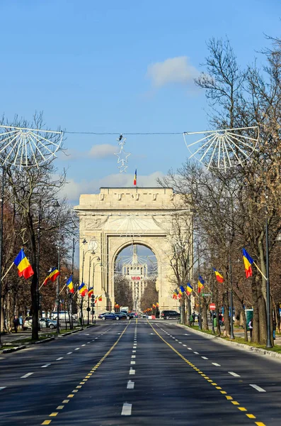 O Arco do Triunfo (Arcul de Triumf) de Bucareste Roménia — Fotografia de Stock