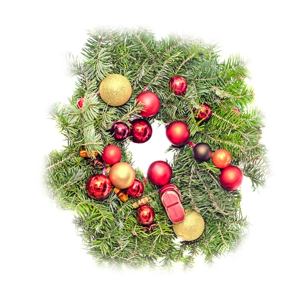Corona redonda pino de Navidad con adornos globo primer plano —  Fotos de Stock