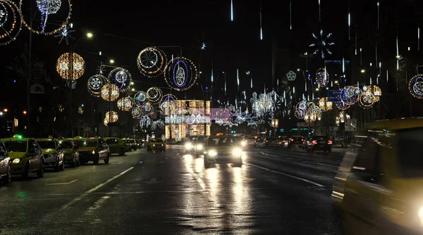 Barevné vánoční světla a ozdoby, hvězdy a Globusy — Stock fotografie