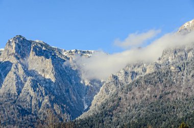 Karpat Dağları, Bucegi Caraiman tepe, bulutlar ile