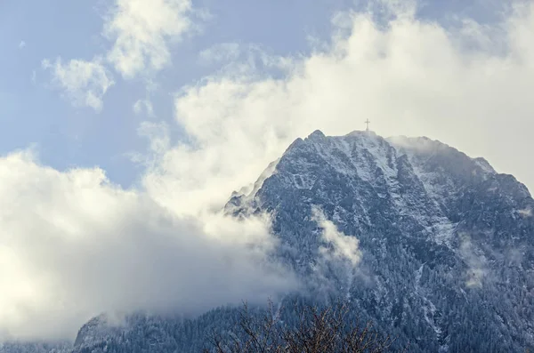 Karpatlar dağlar, Bucegi aralığıyla Caraiman üst çapraz