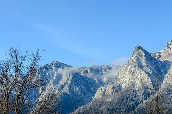 Kar Karpat Dağları, Bucegi Caraiman tepe, bulutlar, ile