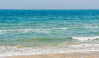 Karadeniz Sahil, deniz ve plaj altın kumlar, mavi su ile