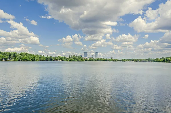 El Parque Público Herastrau de Rumania, Bucarest — Foto de Stock