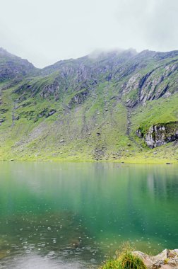 Balea Gölü buzul Gölü Fagaras 2034 m yükseklikte yer alan