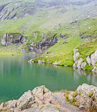 Balea Gölü buzul Gölü Fagaras 2034 m yükseklikte yer alan
