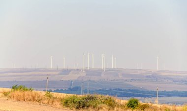 Rüzgârdan alan ve rüzgar türbinleri çiftlik, kırsal