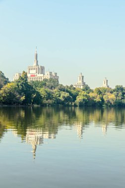 Herastrau Park in ev Free Press - Casa Presei görünümünden