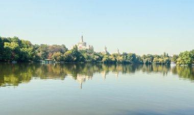 Herastrau Park in ev Free Press - Casa Presei görünümünden