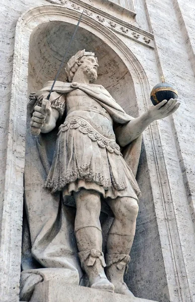 Rome, Italië - 12 juli 2013. Vaticaanstad, Saint Peter's Church, — Stockfoto