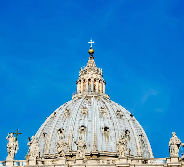 Rome, Italy - July 12, 2013. Vatican City, Saint Peter's Church, — Stock Photo, Image