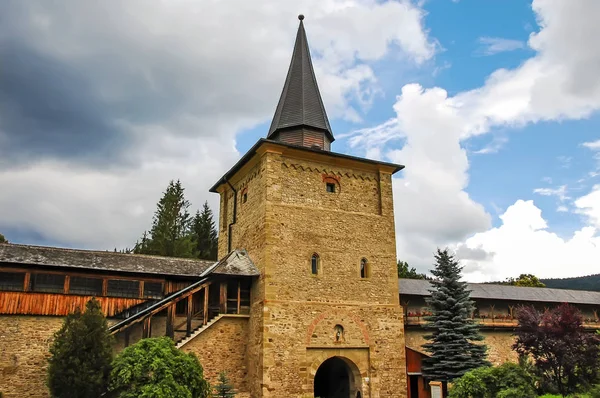 Moldawien, Rumänien - 4. Juli 2014. Besuch des Klosters Sucevita — Stockfoto