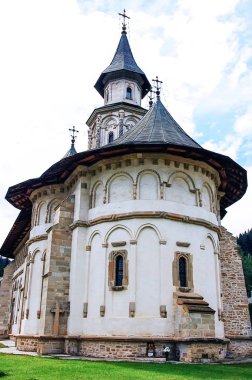 Moldavya, Romanya - 5 Temmuz 2010. Manastır Putna şafak.