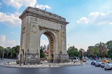 Bucharest, Romanya - 4 Ağustos 2012. Triumph Arch ziyaret.