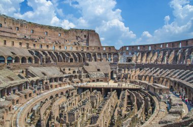Roma, 12 Temmuz 2013. Colloseum ziyaret etti. İç detay.