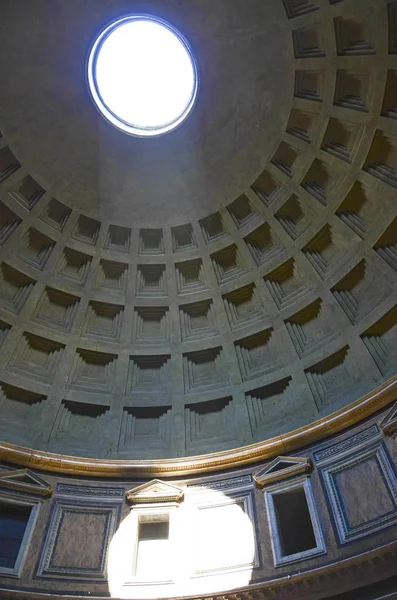 Rome, Italië - 12 juli 2013. Detail van het interieur van het Pantheon — Stockfoto