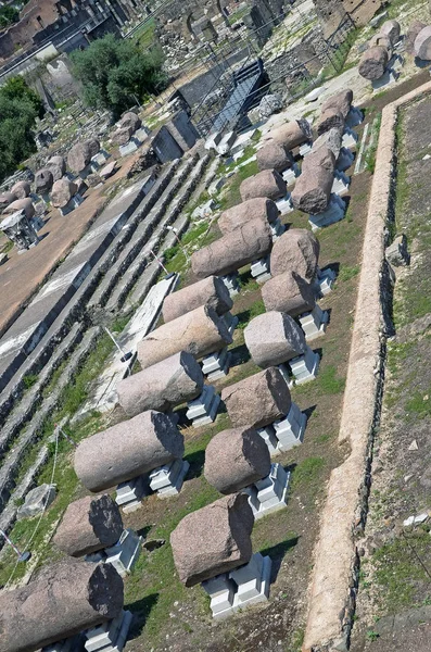 Rom, italien - 12. juli 2013. das römische forum, detail der ruinen — Stockfoto