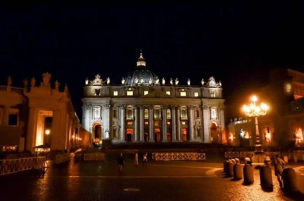 Rome, Italy - July 12, 2013. Vatican City, Saint Peter's Church, — Stock Photo, Image