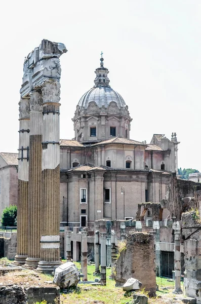 Rome, Italië - 12 juli 2013. Het Forum Romanum, detail van ruïnes — Stockfoto