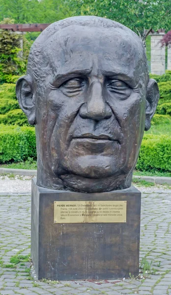 El Jardín Público Herastrau. Estatua de Pierre Werner . — Foto de Stock