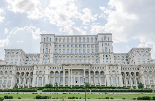 Bukurešť, Rumunsko – 25. května 2014: Lidový dům. Casa Poporului — Stock fotografie