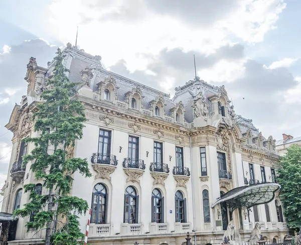 Le Musée national "George Enescu". Le palais de Cantacuzino construit par Gheorghe Grigore Cantacuzino alias "Nababul ". — Photo