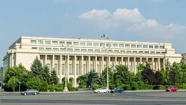 Bukareszt, Rumunia - 10 sierpnia 2014: Victoria Palace. czas letni — Zdjęcie stockowe