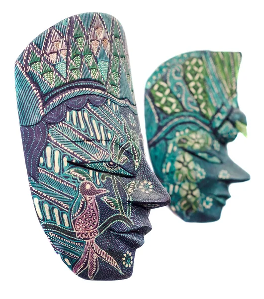 Máscaras africanas de colores vivos, hombre y mujer, máscara de halloween — Foto de Stock