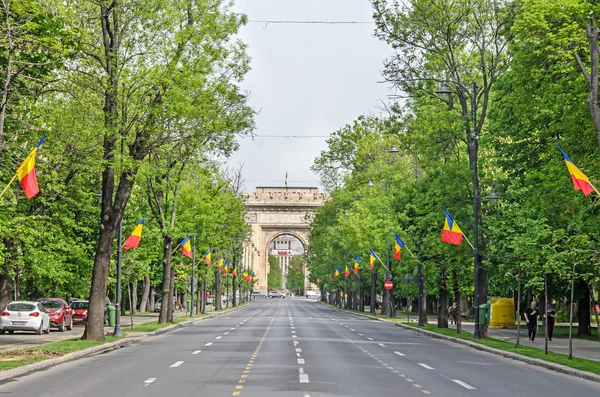 O Arco do Triunfo (Arcul de Triumf) de Bucareste Roménia — Fotografia de Stock