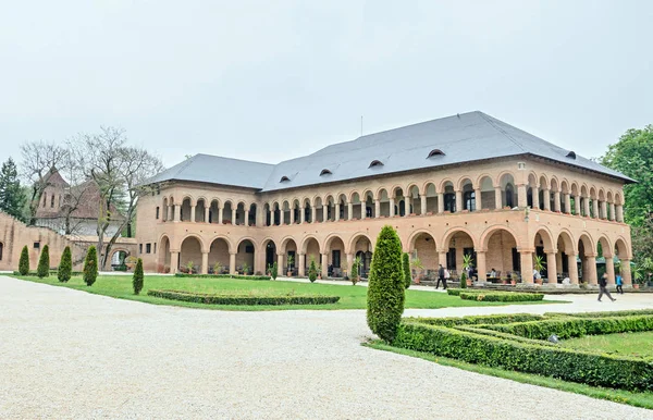 BUCHAREST, RUMANIA - 30 DE ABRIL DE 2017: El Palacio de Mogosoaia cerca de B — Foto de Stock