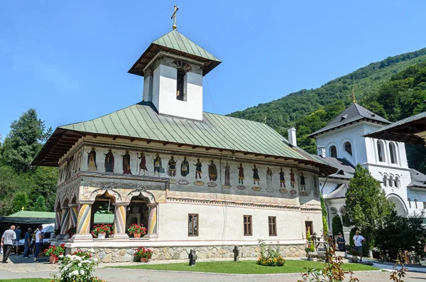 Valea Jiului, Roemenië - 1 augustus 2017: Toeristen bezoeken de oude L — Stockfoto