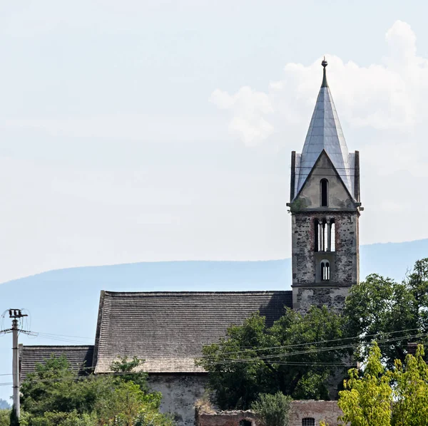 Iglesia reformada en Santamaría-Orlea, Hunedoara desde Rumania Euro — Foto de Stock
