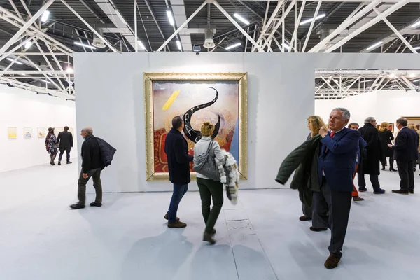 İnsanlar Artefiera 40 görüntüleyin. Tarih 28 Ocak 2016 Vernissage Bologna, İtalya.