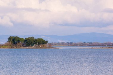 Grado Lagoon yakınındaki Trieste panoramik manzaralı