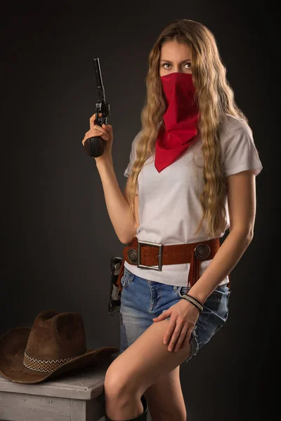Studio Portret Van Een Meisje Met Een Cowboyhoed Een Rode — Stockfoto