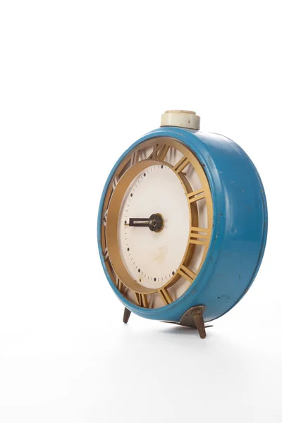 Vintage-Uhr mit Wecker isoliert auf weißem Hintergrund — Stockfoto