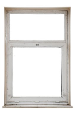 Beyaz bir apartmanın koridorundaki pencere izole edilmiş. 