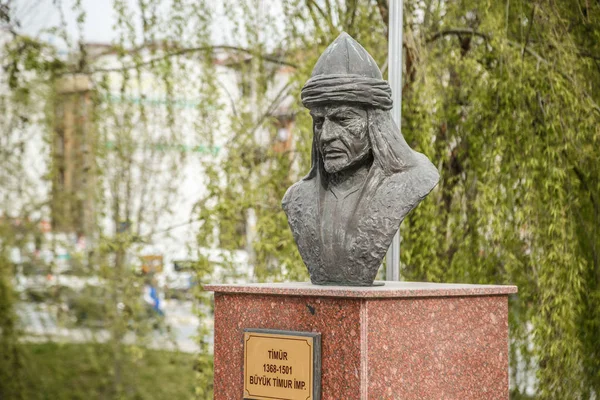 Istambul, Esenyurt / Turquia-04.06.2019: Estátua de Timur Khan.Cent — Fotografia de Stock