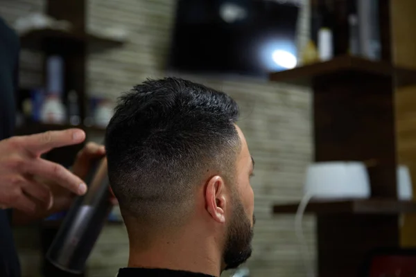 Nahaufnahme Haarschnitt Eines Dunkelhaarigen Mannes Filmfotografie — Stockfoto