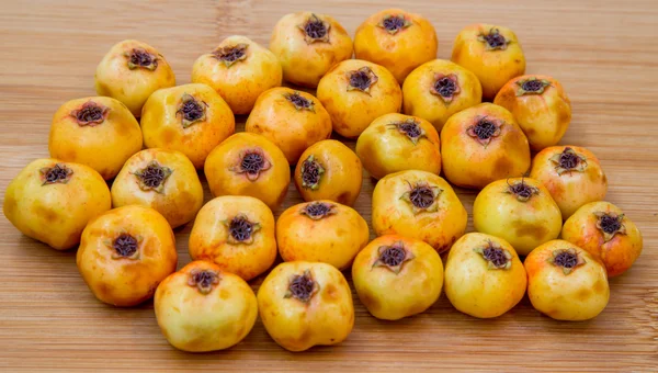 alıç meyve ahşap oyun tahtası