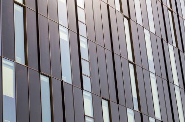 Windows, bir arka plan gibi bir modern high-tech Binası yakın çekim