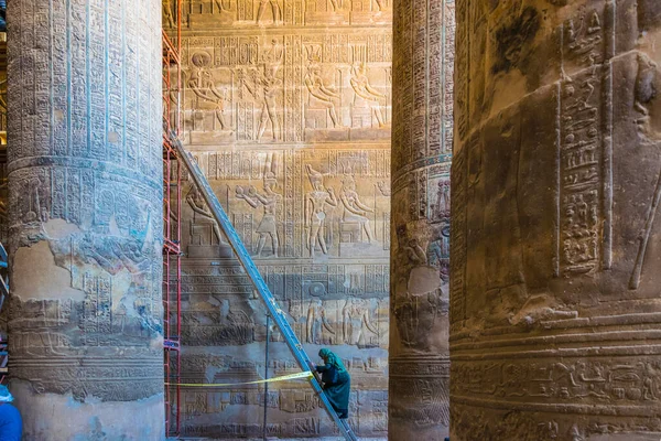 Храм Хнум Исна Египет — стоковое фото