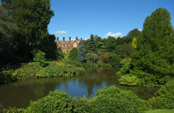 Sandringham ház és a kert, a brit Queen's country otthon — Stock Fotó