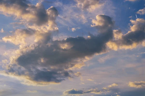 Himmel und Wolken 1404154 — Stockfoto