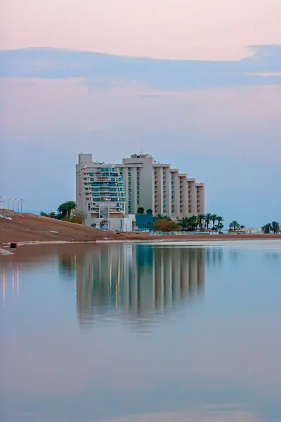 Dawn reflectie van de dode zee. Israël — Stockfoto