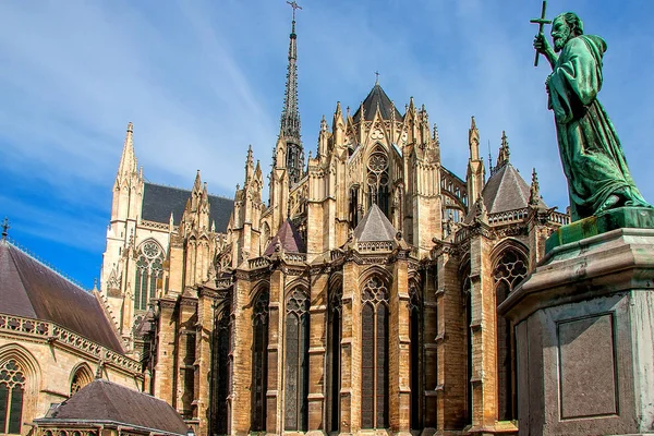 Katedralen i Amiens. Fransk gotisk arkitektur — Stockfoto