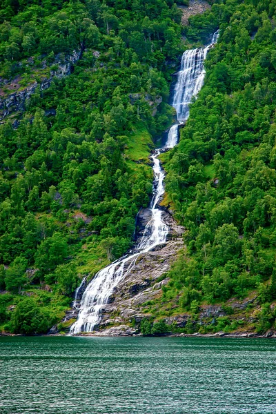 Waterfall, Geiranger Fjord — 图库照片