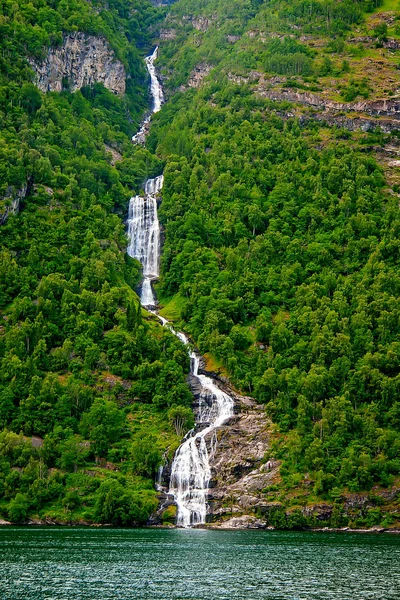 Waterfall, Geiranger Fjord — 图库照片