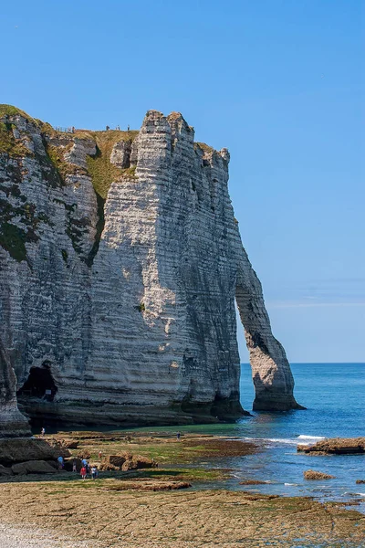 Acantilados de piedra caliza de Etretat —  Fotos de Stock