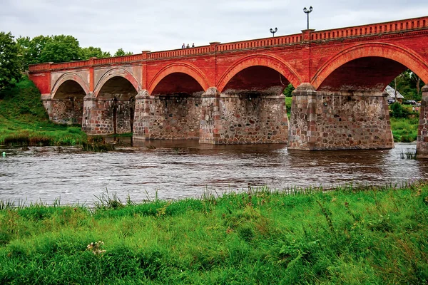 Pont en brique de Kuldiga — Photo